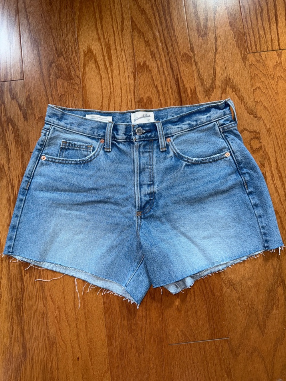 Classic mid-Rise Light Blue Denim Shorts